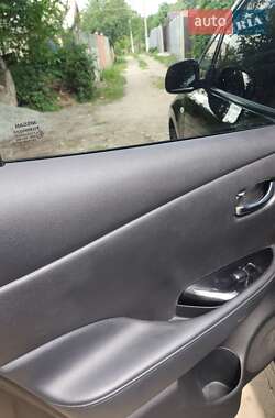 Хэтчбек Nissan Leaf 2016 в Днепре
