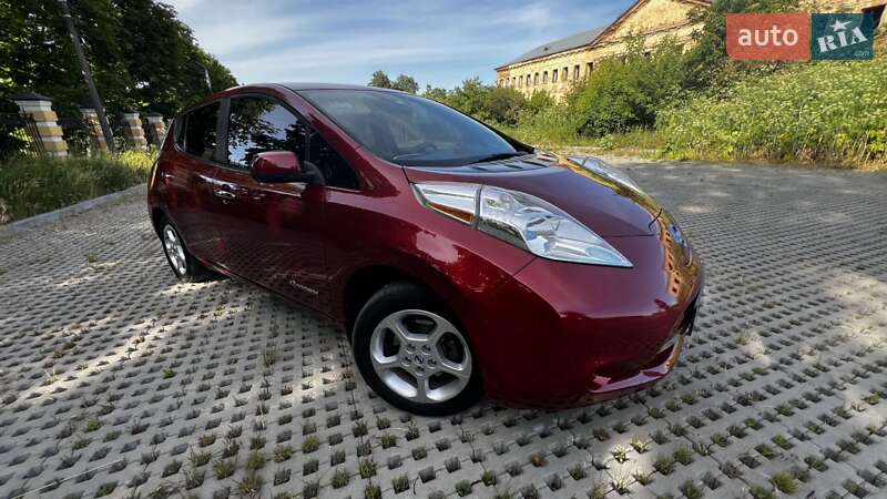 Хетчбек Nissan Leaf 2013 в Тульчині
