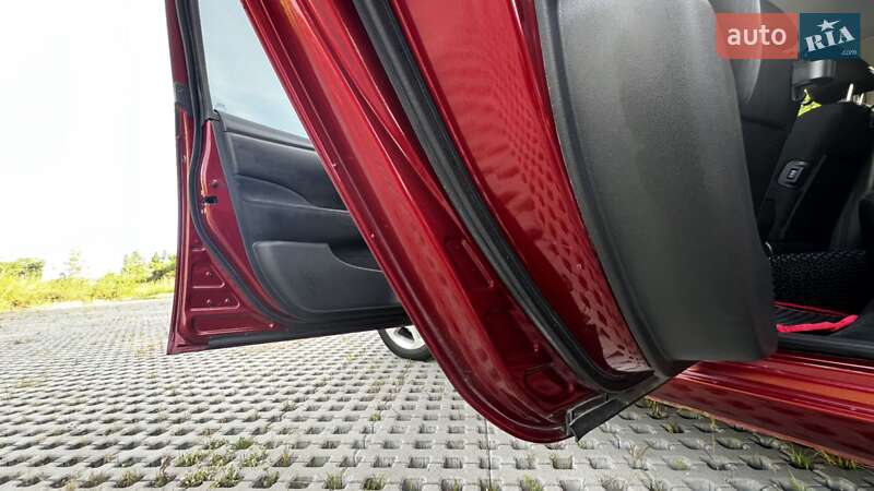 Хетчбек Nissan Leaf 2013 в Тульчині