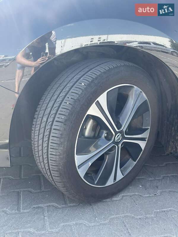 Хэтчбек Nissan Leaf 2019 в Чернигове фото 5 Хэтчбек Nissan Leaf 2019 в Чернигове