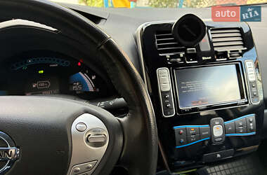 Хэтчбек Nissan Leaf 2016 в 