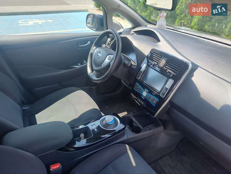 Хетчбек Nissan Leaf 2016 в Луцьку