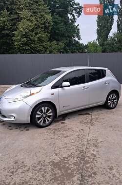 Хэтчбек Nissan Leaf 2015 в Днепре