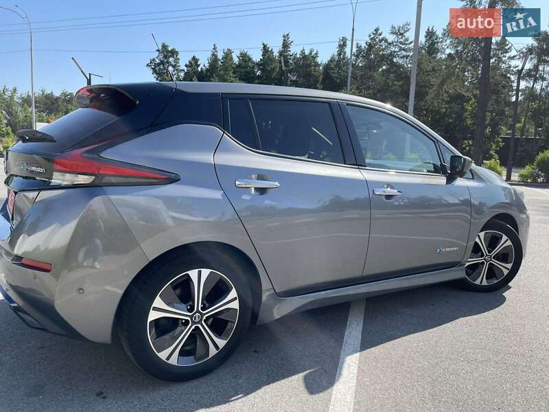 Хетчбек Nissan Leaf 2018 в Києві