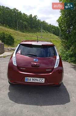 Хэтчбек Nissan Leaf 2016 в 