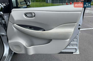 Хэтчбек Nissan Leaf 2012 в 