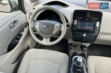 Хэтчбек Nissan Leaf 2012 в 