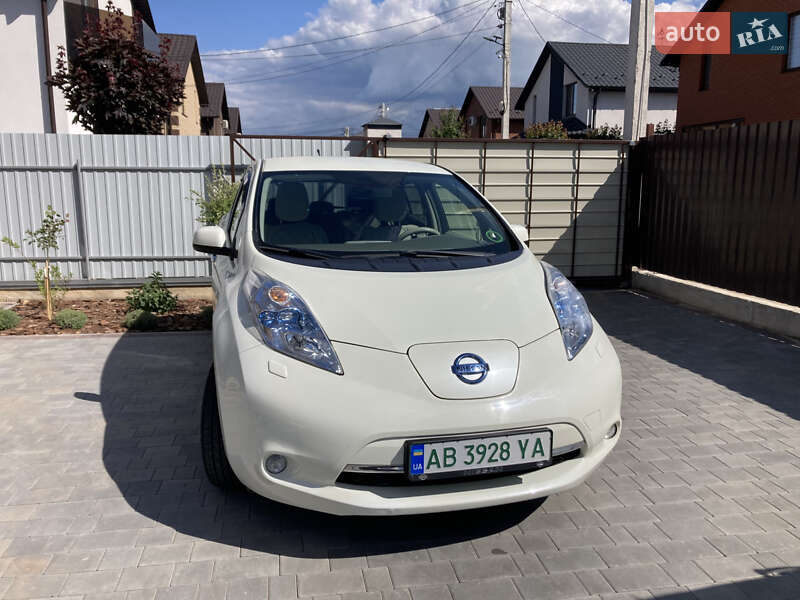 Хэтчбек Nissan Leaf 2012 в Виннице