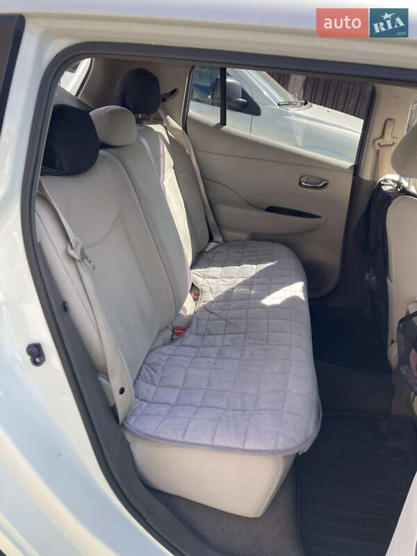 Хэтчбек Nissan Leaf 2012 в Виннице