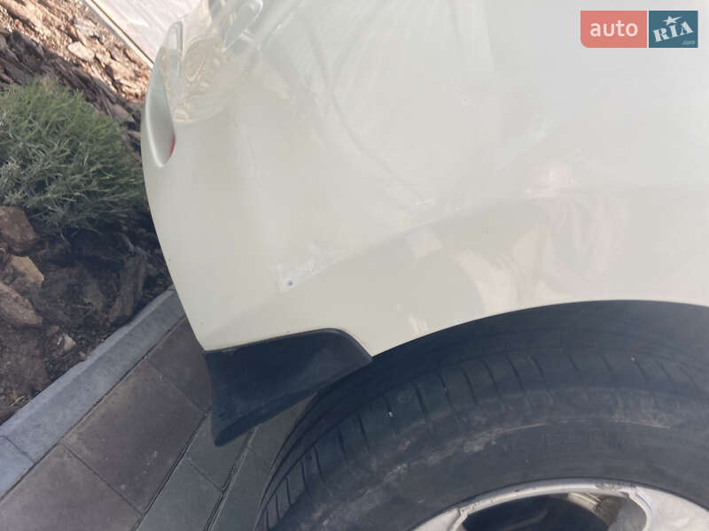 Хэтчбек Nissan Leaf 2012 в Виннице