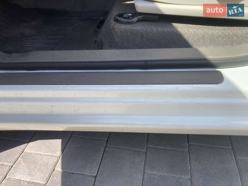 Хэтчбек Nissan Leaf 2012 в Виннице