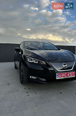 Хетчбек Nissan Leaf 2018 в Кам'янець-Подільському