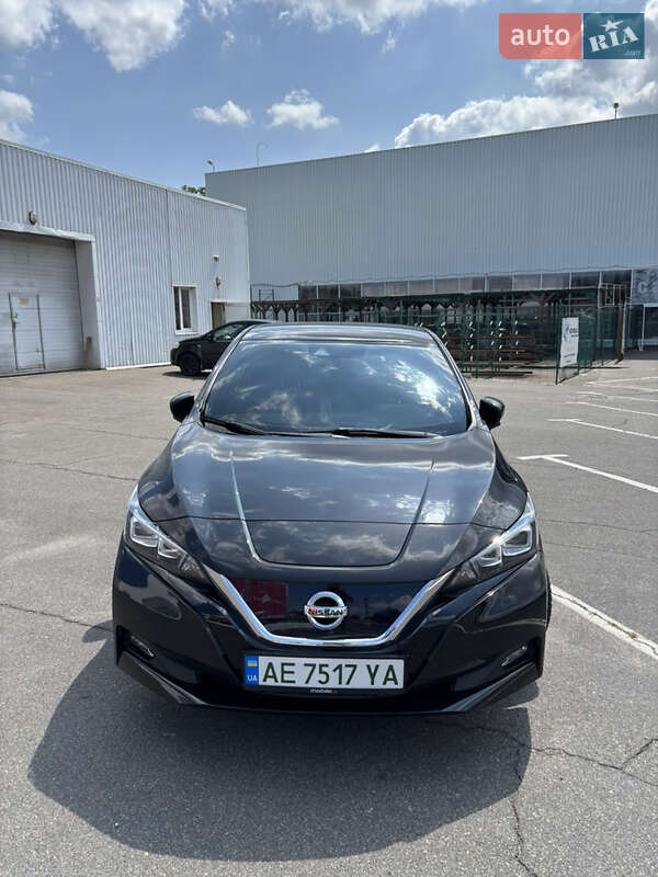 Хэтчбек Nissan Leaf 2018 в Днепре