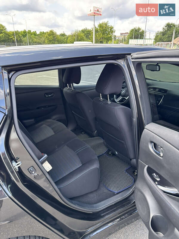 Хэтчбек Nissan Leaf 2018 в Днепре