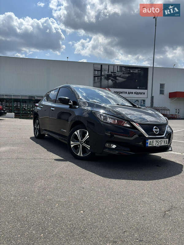 Хэтчбек Nissan Leaf 2018 в Днепре