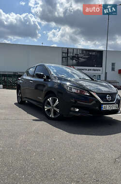Хэтчбек Nissan Leaf 2018 в 