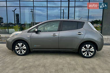 Хетчбек Nissan Leaf 2014 в 