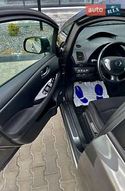 Хетчбек Nissan Leaf 2014 в 