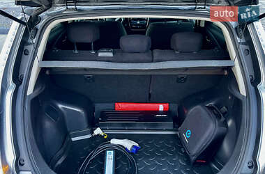 Хетчбек Nissan Leaf 2014 в 