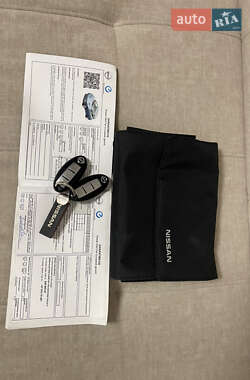 Хетчбек Nissan Leaf 2014 в 