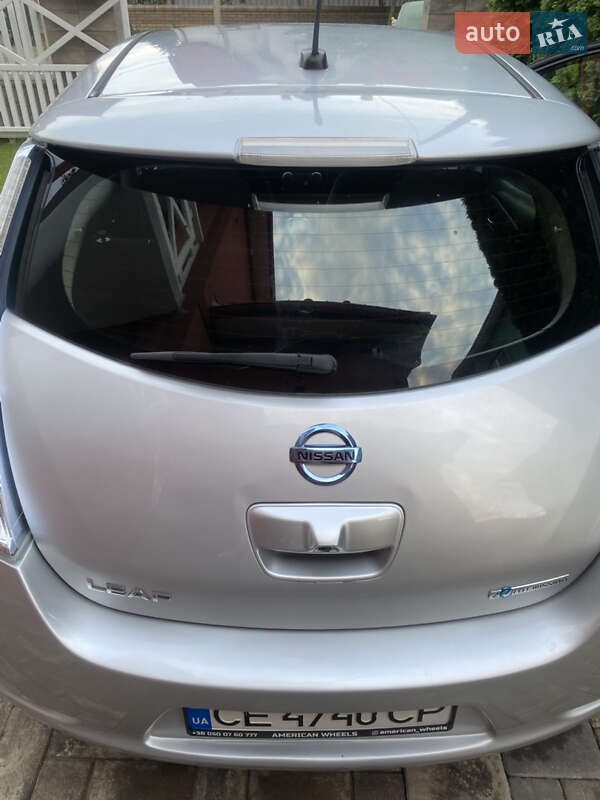 Хетчбек Nissan Leaf 2013 в Заставній