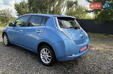 Хетчбек Nissan Leaf 2013 в 