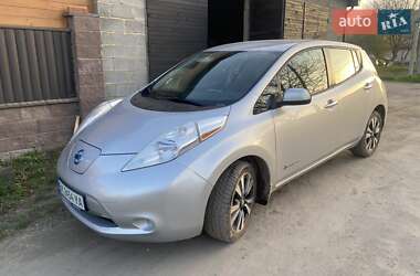 Хэтчбек Nissan Leaf 2015 в Здолбунове