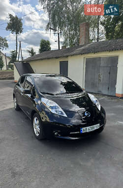 Хэтчбек Nissan Leaf 2015 в Тростянце