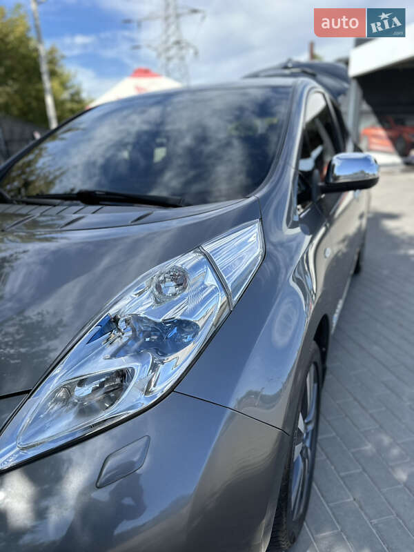 Хэтчбек Nissan Leaf 2014 в Каменец-Подольском