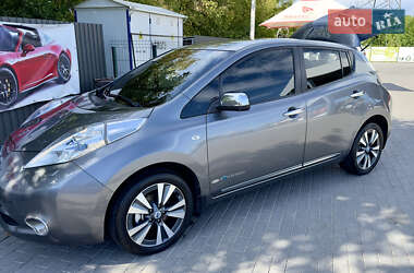 Хэтчбек Nissan Leaf 2014 в Каменец-Подольском