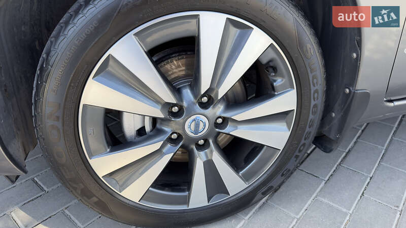 Хэтчбек Nissan Leaf 2014 в Каменец-Подольском