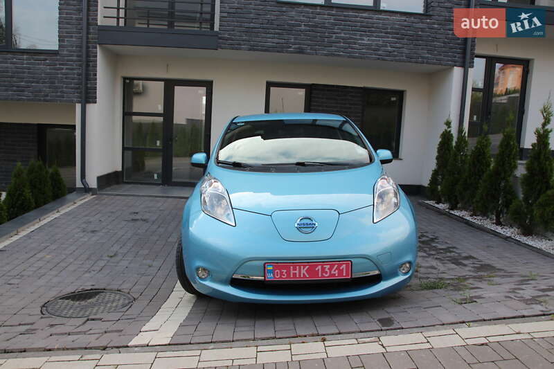 Хетчбек Nissan Leaf 2016 в Чернівцях