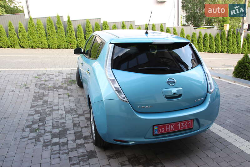 Хетчбек Nissan Leaf 2016 в Чернівцях