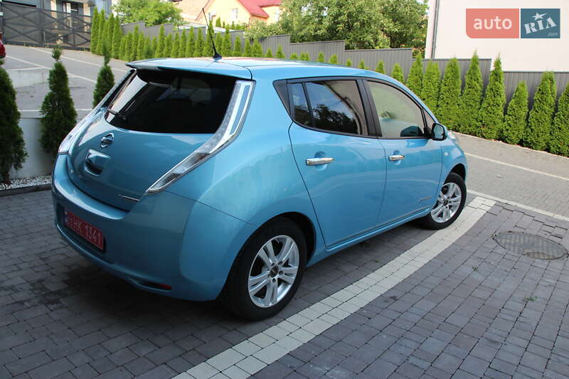 Хетчбек Nissan Leaf 2016 в Чернівцях