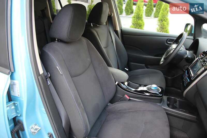 Хетчбек Nissan Leaf 2016 в Чернівцях