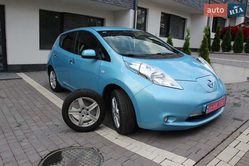 Хетчбек Nissan Leaf 2016 в Чернівцях