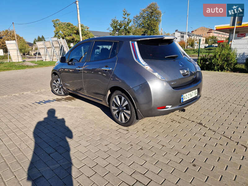 Хэтчбек Nissan Leaf 2017 в Мукачево
