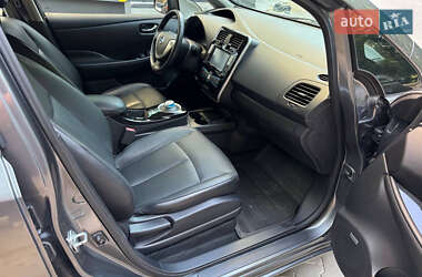 Хетчбек Nissan Leaf 2014 в 