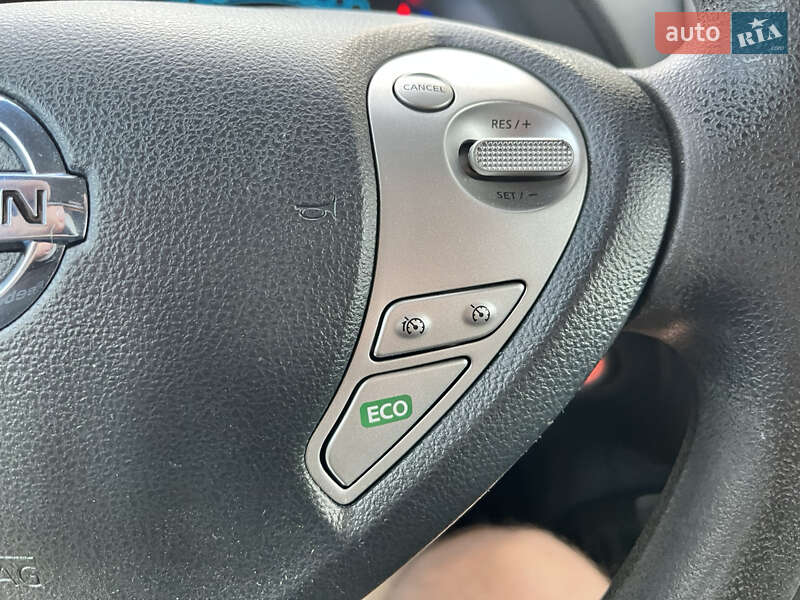 Хэтчбек Nissan Leaf 2013 в Виннице