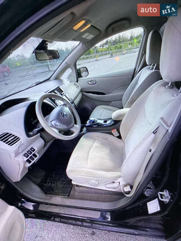 Хэтчбек Nissan Leaf 2011 в Ровно