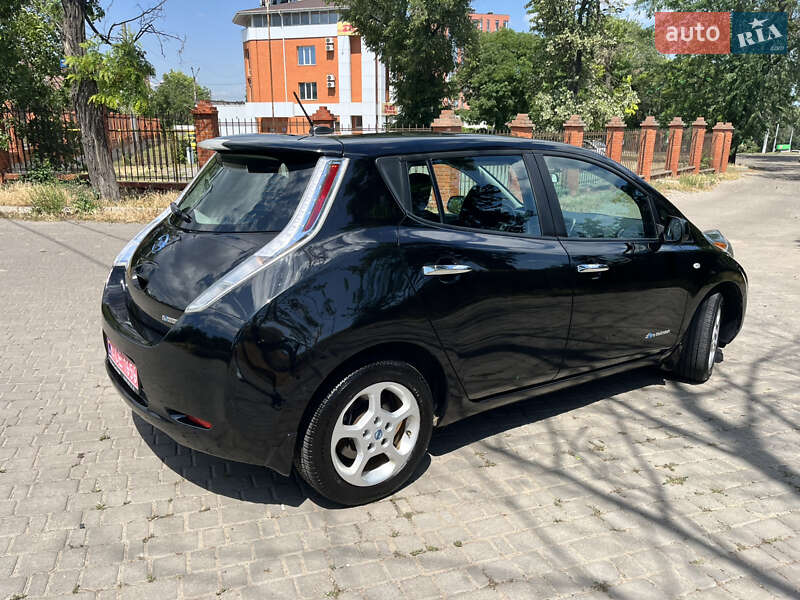 Хэтчбек Nissan Leaf 2015 в Одессе