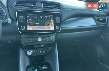 Хетчбек Nissan Leaf 2020 в 
