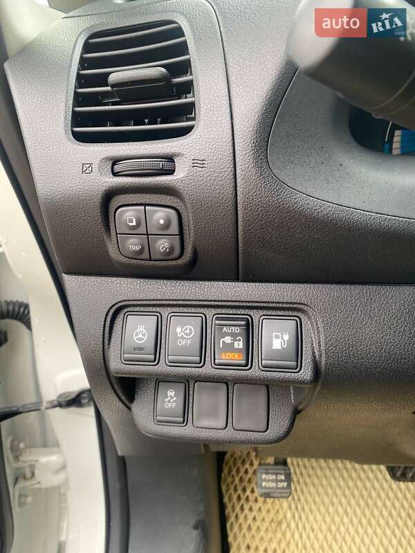 Хетчбек Nissan Leaf 2015 в Житомирі фото 6 Хетчбек Nissan Leaf 2015 в Житомирі