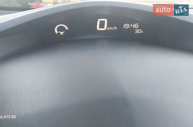 Хэтчбек Nissan Leaf 2016 в 