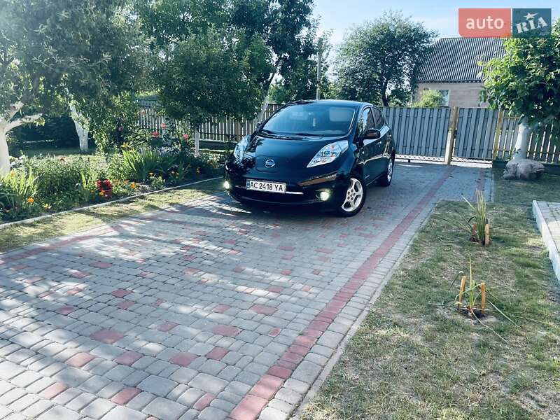 Хетчбек Nissan Leaf 2012 в Любомлі