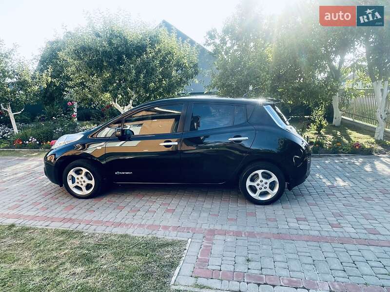 Хетчбек Nissan Leaf 2012 в Любомлі