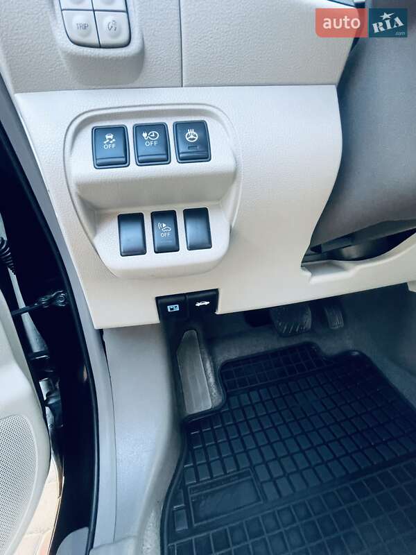 Хетчбек Nissan Leaf 2012 в Любомлі