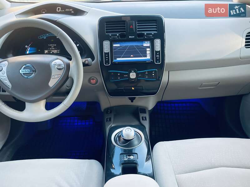 Хетчбек Nissan Leaf 2012 в Любомлі