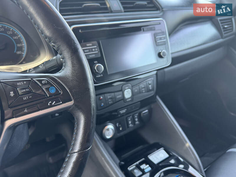 Хэтчбек Nissan Leaf 2018 в Одессе