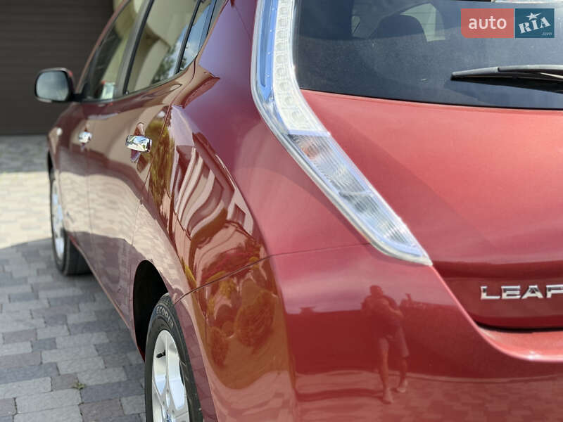 Хетчбек Nissan Leaf 2012 в Івано-Франківську